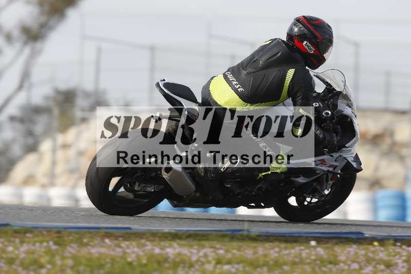 /Archiv-2024/02 29.01.-02.02.2024 Moto Center Thun Jerez/Gruppe gruen-green/backside